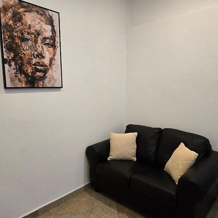 Newly Renovated 2 Rooms Apartment Downtown Nitra Buitenkant foto