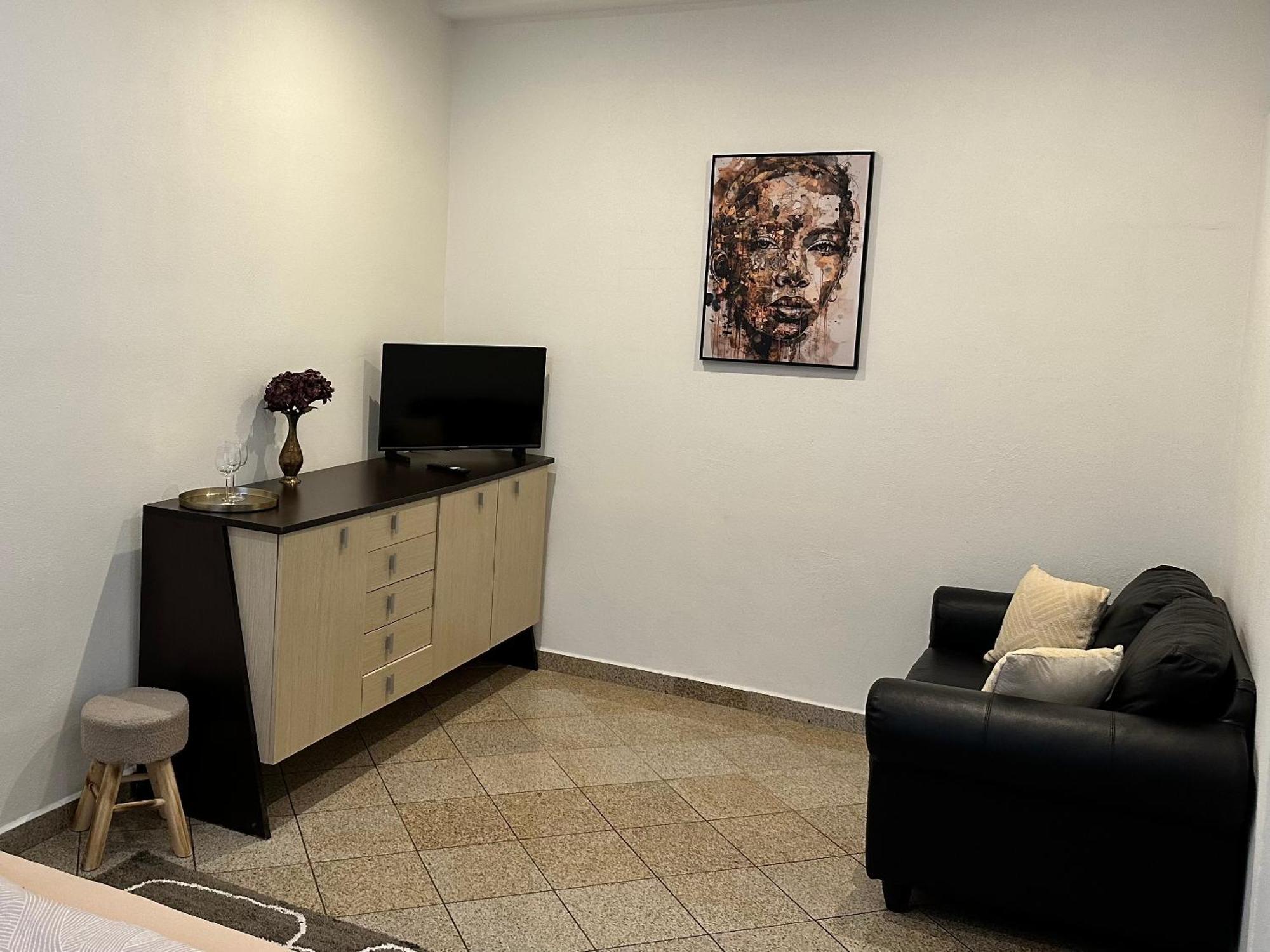 Newly Renovated 2 Rooms Apartment Downtown Nitra Buitenkant foto